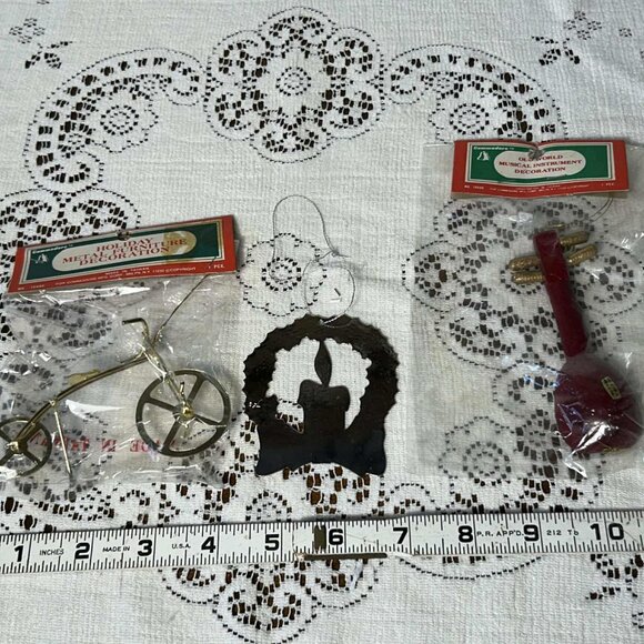 Vintage Commodore Christmas ornaments - Picture 9 of 10